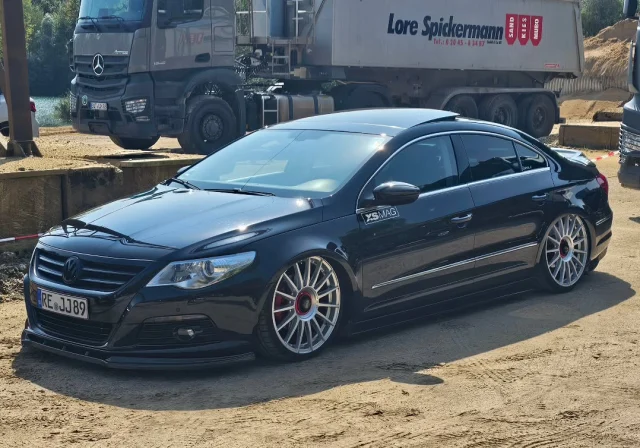 #vw #volkswagen #nullbarairandstatic #nullbar #xsmag #xscarnight #ozracing #ozsuperturismo #srstec #airlift #airliftperformance #airlift3p #passatcc #passat #vwpassatcc #passat3c #vagcars #vagfamily #vag #vagcars #blackcar #bagged #low #picofday #cars #car #carsofinsta #vwpassat #ruhrpottcrew