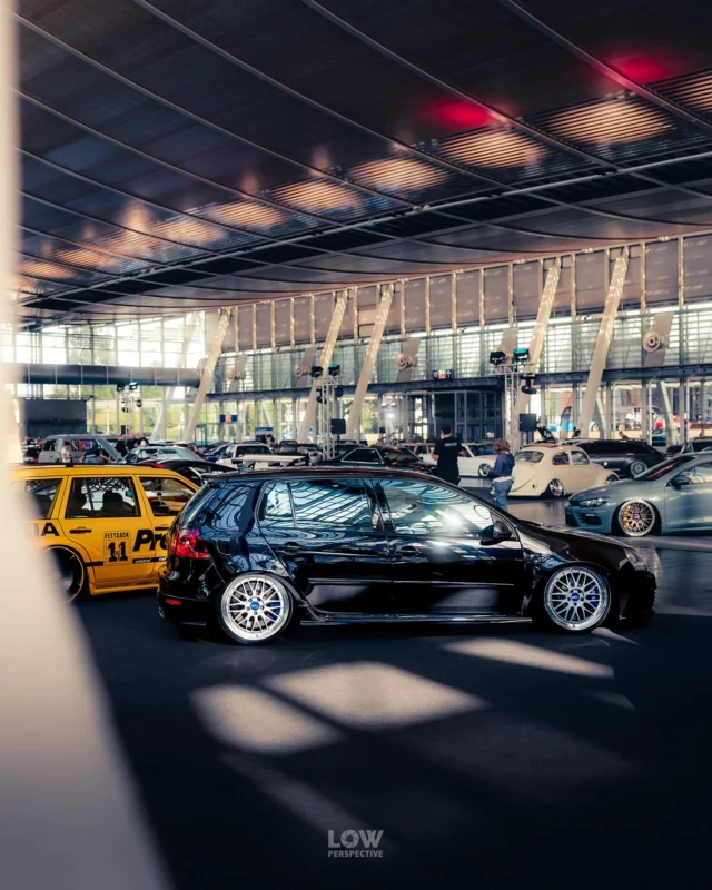 Wenn die Sonne lacht, lacht das Herz…

📸 low_perspective 

#sonne #sommer #sun #summer #meet #meeting #tuningcar #tuning #messe #carshows #carshow #autotreffen #r32 #golf #mk5 #vw #golfmk5 #vwmk5 #vw #psdays #ps #psdays #bbs #bbswheels #bbslm #airlift #airliftperformance3p #airlift3p #airride #luftfahrwerk #srstec #r32golf