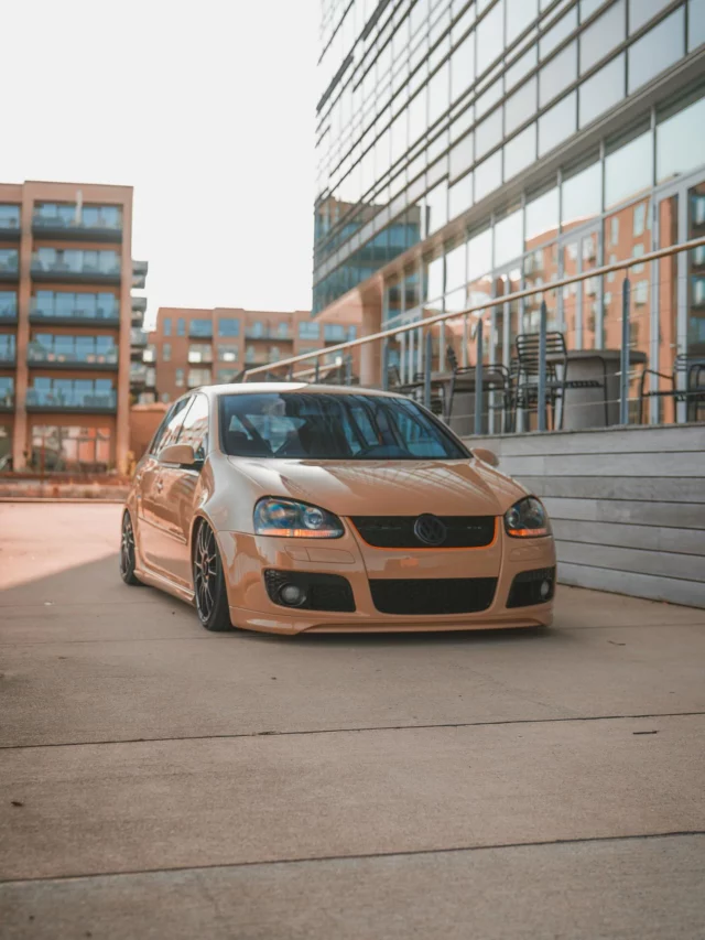 Sitting pretty 🤌

—————————————————————

#vw#volkswagen #golf5 #mk5 #gti #mk5gti #golfgti #golf5gti #vwgti #nullbar #slammed 
 #airlift #airliftperformance #airlift3p #airride #lifeonair #bagged #srstec #ozracing #ozultraleggera #wheelworkx #centerlock #magsign #stjarnagloss #theartofdetailing #vagclubodense #vagnation