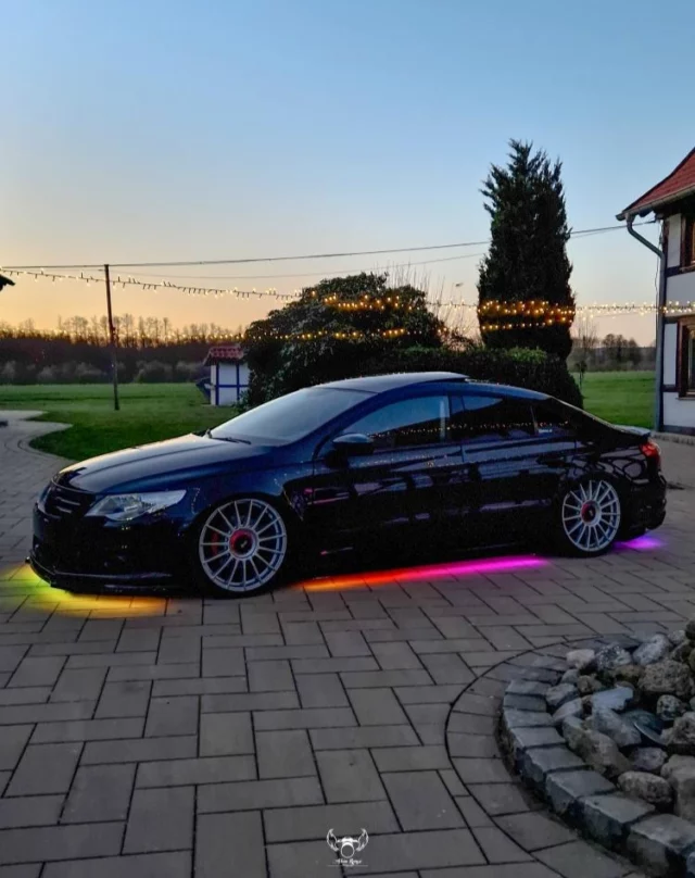 #volkswagen #nullbarairandstatic #nullbar #xsmag #xscarnight #ozracing #ozsuperturismo #srstec #airlift #airliftperformance #airlift3p #passatcc #passat #vwpassatcc #passat3c #vagcars #vagfamily #vag #vagcars #blackcar #bagged #low #picofday #cars #car #carsofinsta #tuning #tuningtreffen

📸: a.rempe_photography