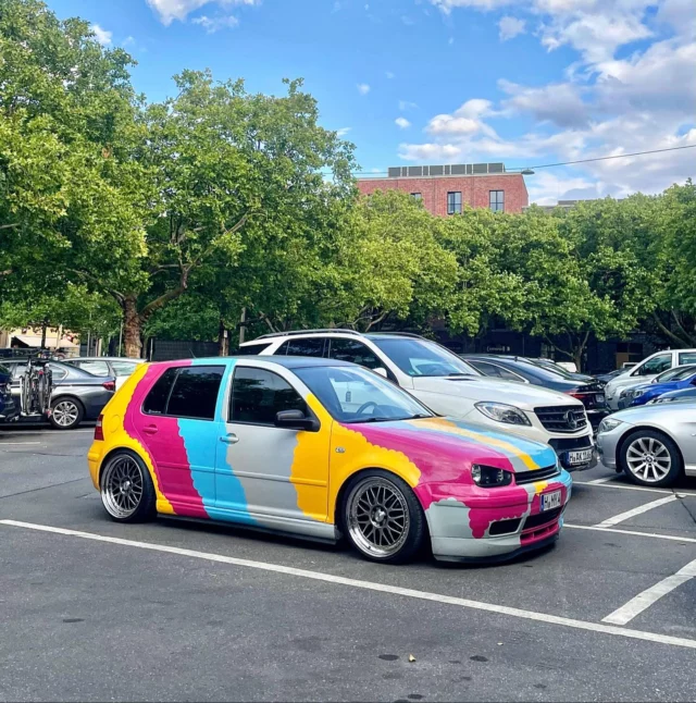 Mein Dauerläufer ♥️ 

#mk4 #vw #tuning #low #deep #golf #golf4 #vagcars #rialdaytonarace #rims #colorful #farben #selfmade #90s #photo #stance #vwjunkie #bunt #color #srstec #hannover #niedersachsen #staticlife #gewindefahrwerk #foliert #wrappedcars #love #passion #dots #different