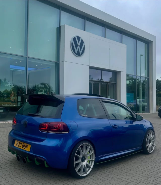 At the dealership ! 

#r20 #bup #risingblue #vw #vwgolf6r #vwgolfgti #vwgolfr32 #headturnerscarclub #loweredlifestyle #petrolhead #turbo #modifiedcarscene #carsofinstagram #slammed #vwperfomance #dassociety #maxton #srstec #trc #turbo #customcars #vwlovers #lowered #hothatch #dtm #racecar #motorsport #hothatch #fastcars #carsofinstagram #coolcar