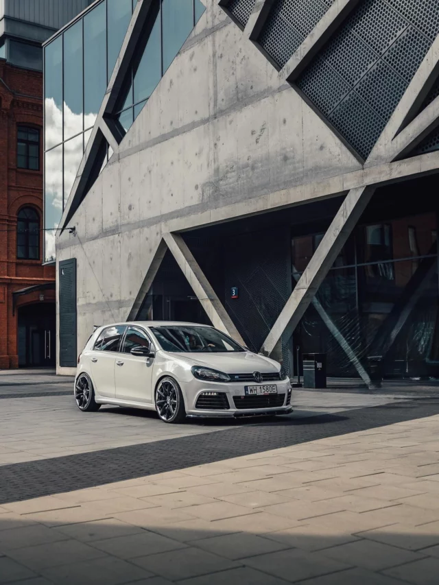 WhiteRRR #white #golf6r #srstec #bentleywheels #stance #vaglife #tuning #golf