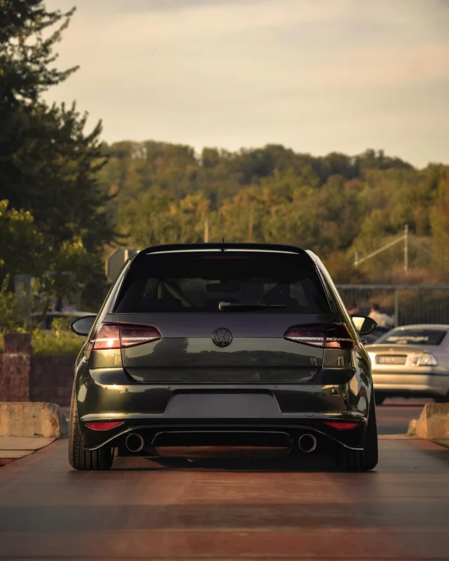Schönes Wochenende 🩶

📸 martin_media.jpg 

#vw #golf #clubsport #mk7gti #volkswagen #airride #fitment #19zoll #hgmotorsport #billstein #airliftperformace #milltek #carbongrey #nullbar #srstec #lifeonair 
#tiefenliebe #tiefenentspannt
#nullbar #fitmentgang #cleanasfuck #vag #vaglove #gtiperformance #gtimk7 #gticlubsport