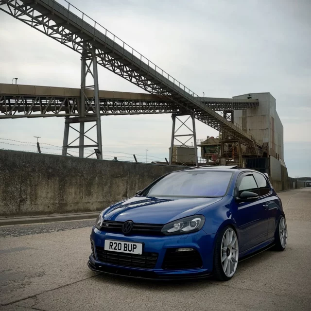 Day dreaming ! 

#r20 #bup #risingblue #vw #vwgolf6r #vwgolfgti #vwgolfr32 #headturnerscarclub #loweredlifestyle #petrolhead #turbo #modifiedcarscene #carsofinstagram #slammed #vwperfomance #dassociety #maxton #srstec #trc #turbo #customcars #vwlovers #lowered #hothatch #dtm #racecar #motorsport #hothatch #fastcars #carsofinstagram #coolcar