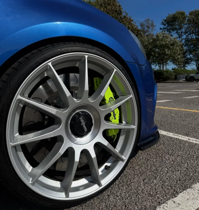 20” Rotiform DTMs, Brembo 8 pots, 410 j hook discs 

#r20 #bup #risingblue #vw #vwgolf6r #vwgolfgti #vwgolfr32 #headturnerscarclub #loweredlifestyle #petrolhead #turbo #modifiedcarscene #carsofinstagram #slammed #vwperfomance #dassociety #maxton #srstec #trc #turbo #customcars #vwlovers #lowered #hothatch #dtm #racecar #motorsport #hothatch #fastcars #carsofinstagram #coolcar #england