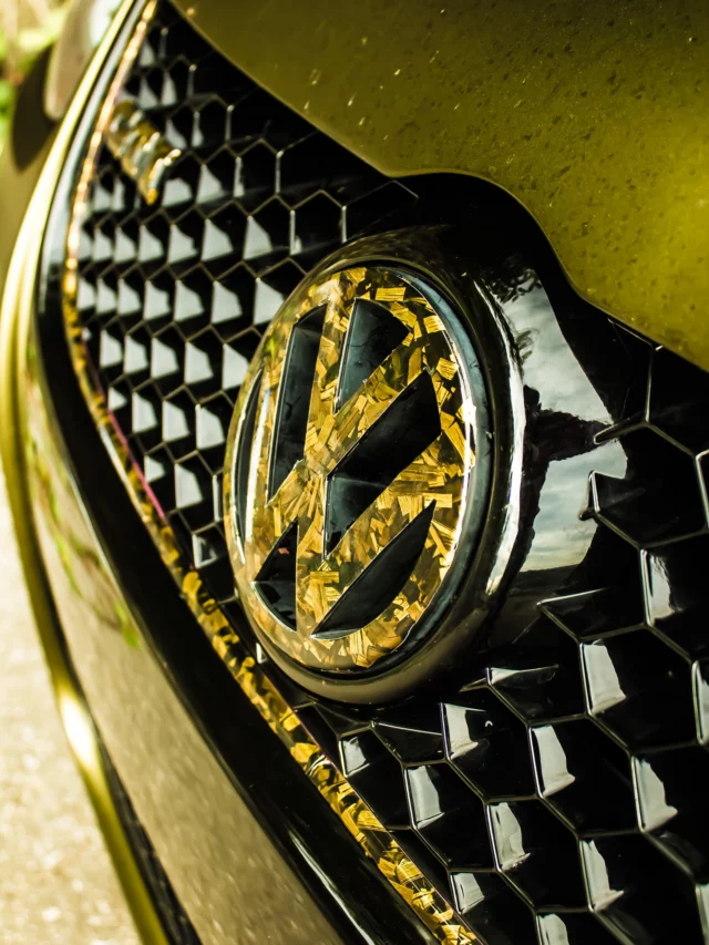 Details✨💛🖤
——————————————————
Umbauten:
srstec 
friedrichmotorsport 
hrspezialfedern 
werk2_automotive 
riegertuning.de 
maxtondesign_germany 
ingonoaktuning 

Wrapping by scheibentoenung_hohenlohe 
——————————————————
Crews:
endlesscrewbw 
the_roadrunners2022
——————————————————
Hashtags:
#hrspezialfedern #riegertuning #friedrichmotorsport #vwgolf #carcommunity #golf5gti #volkswagen #tuning #static #mycar #carsofinstagram #maxtondesign #ingonoak #srstec #werk2
